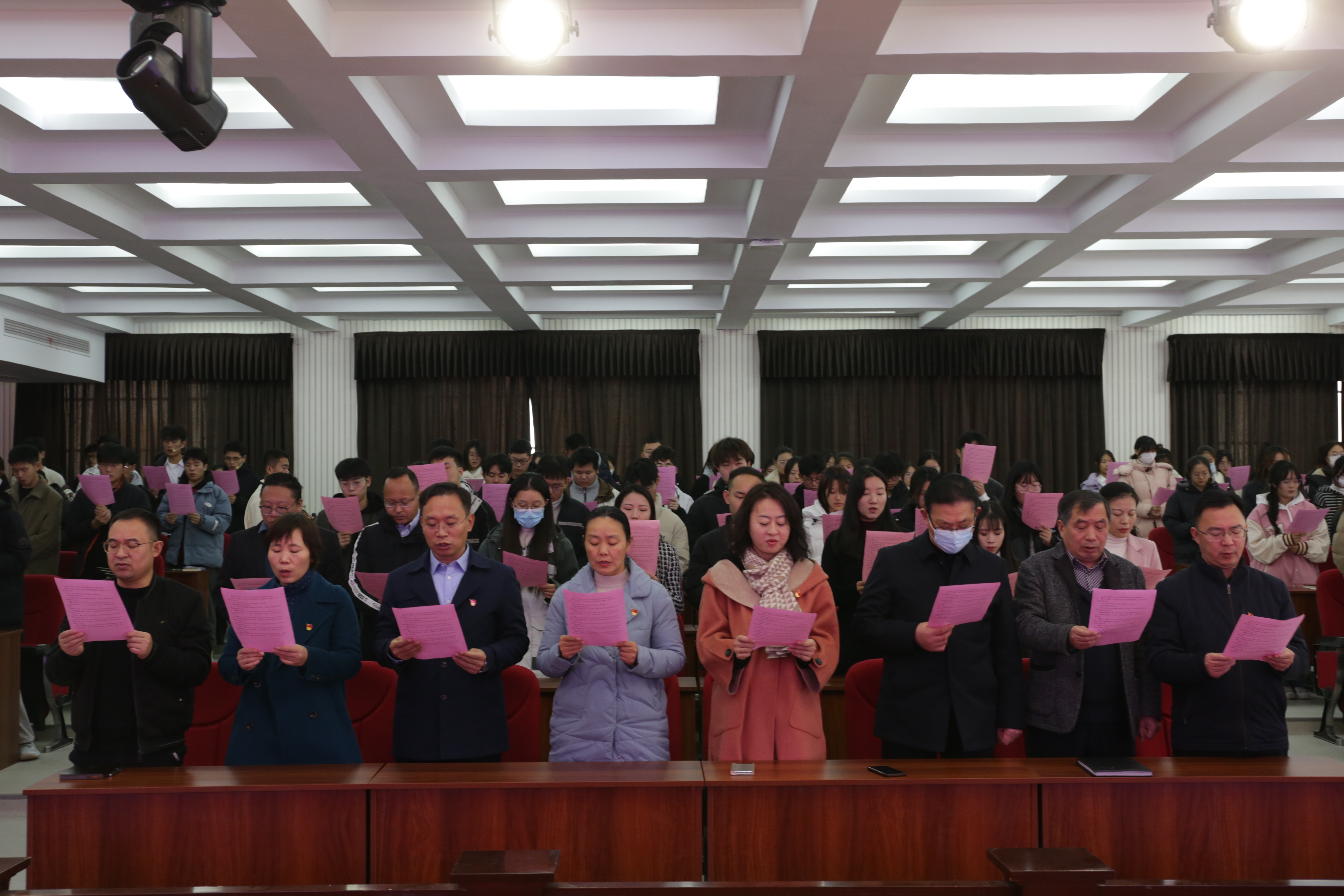 宪法宣传周 | 公司组织开展第十个国家宪法日“宪法晨读”活动